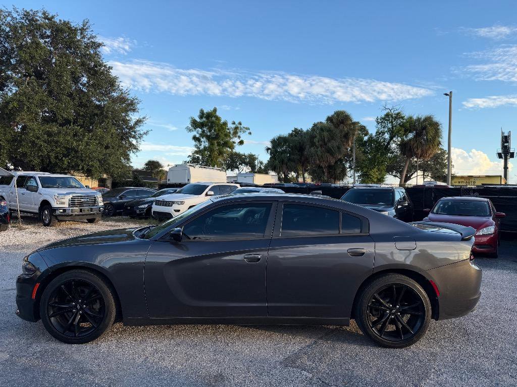 Used 2017 Dodge Charger SXT w/ Blacktop Package image 8