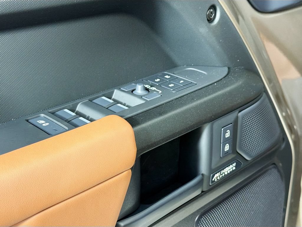 New 2026 Land Rover Defender 110 OCTA AWD/4WD image 18