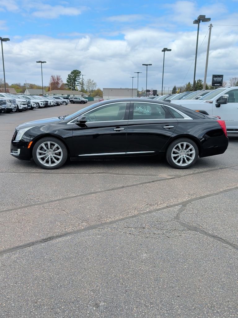 Used 2015 Cadillac XTS Luxury FWD image 1