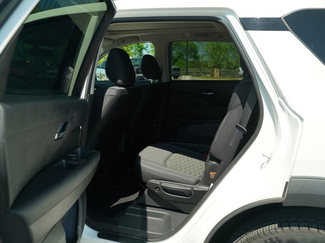 Used 2022 Nissan Pathfinder SV w/ SV Premium Package image 16