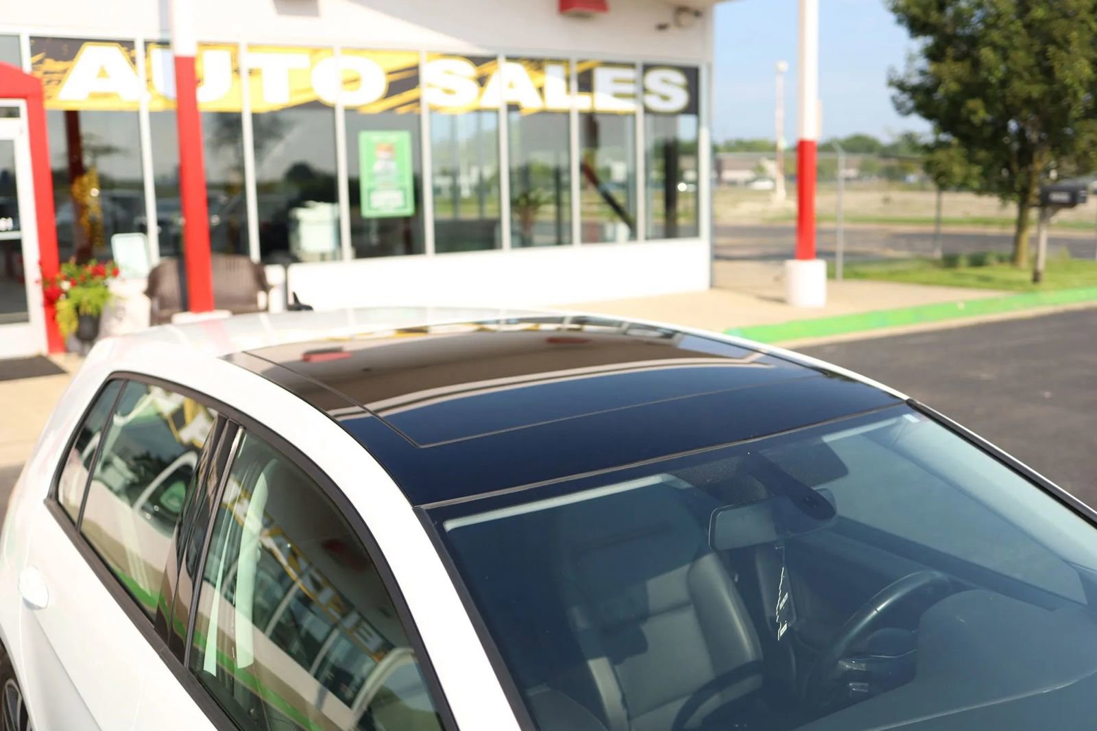 Used 2016 Volkswagen Golf SE image 35