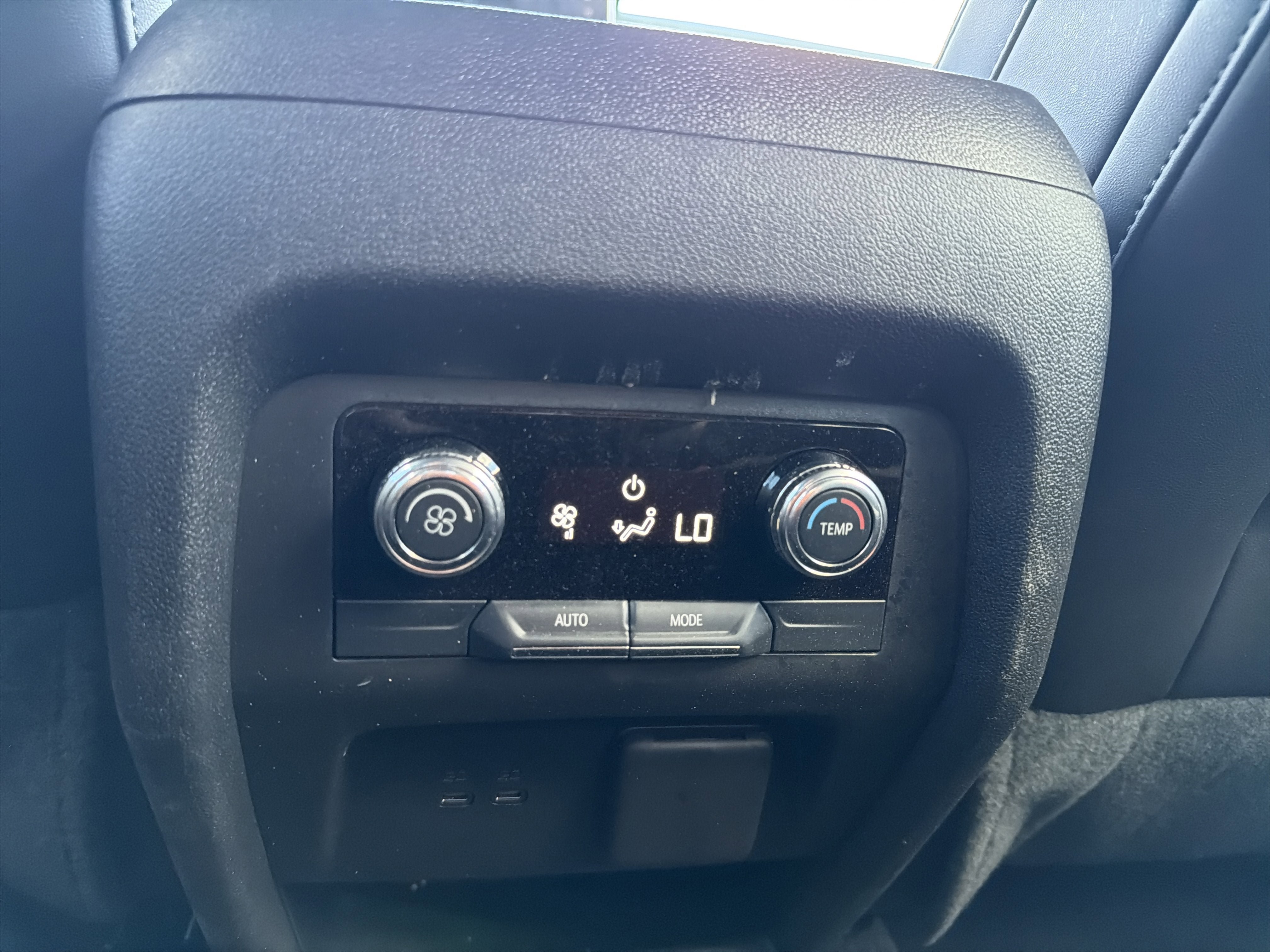 Used 2025 GMC Acadia AT4 AWD/4WD image 25