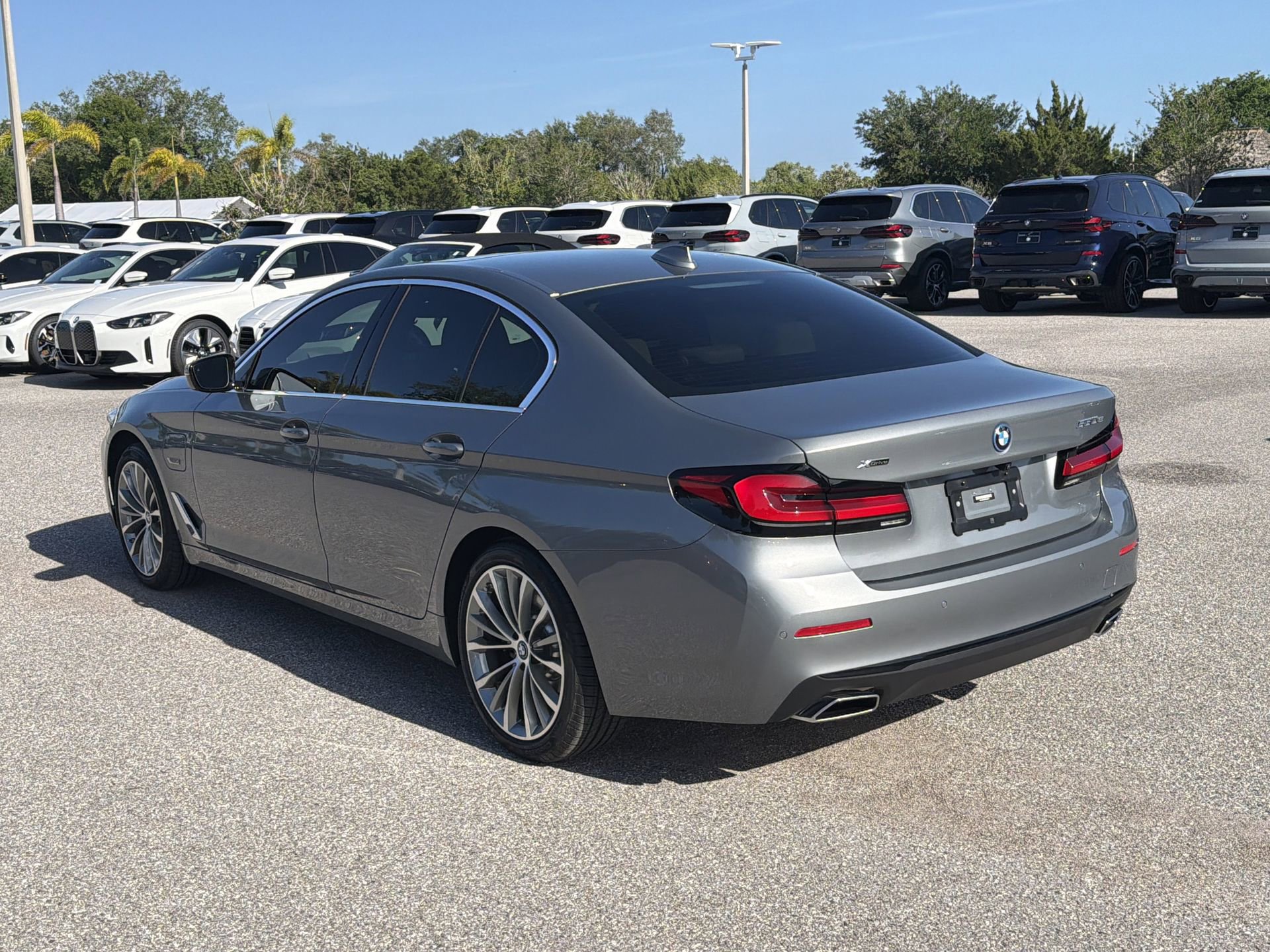 Certified 2023 BMW 530e xDrive w/ Premium Package image 6