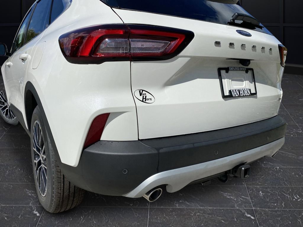 New 2025 Ford Escape SE w/ Class II Trailer Tow Package image 43