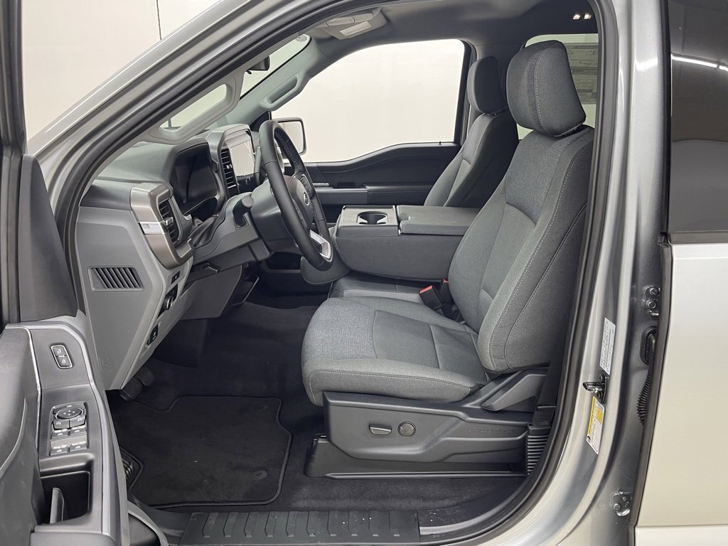 New 2025 Ford F150 XLT w/ Equipment Group 301A Standard image 18