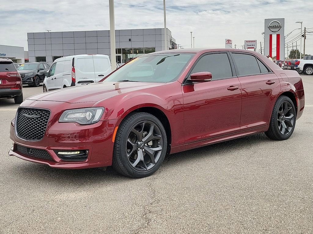 Used 2023 Chrysler 300 Touring L w/ Safetytec Plus Group RWD image 5