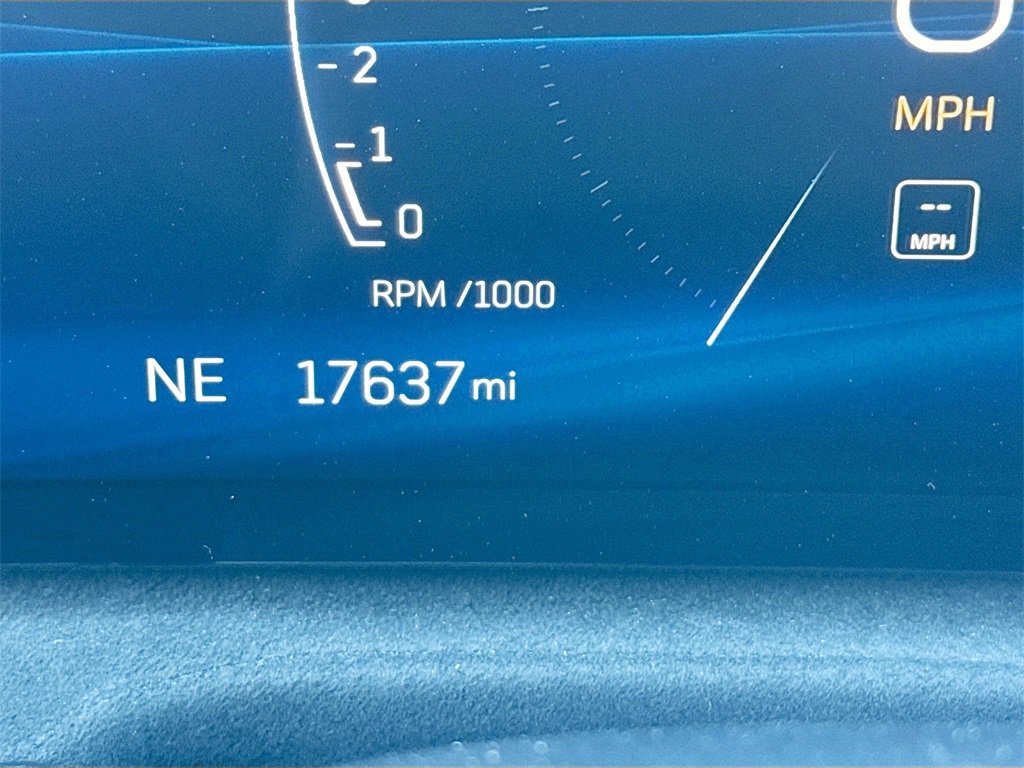 Used 2024 Cadillac XT4 Sport image 12