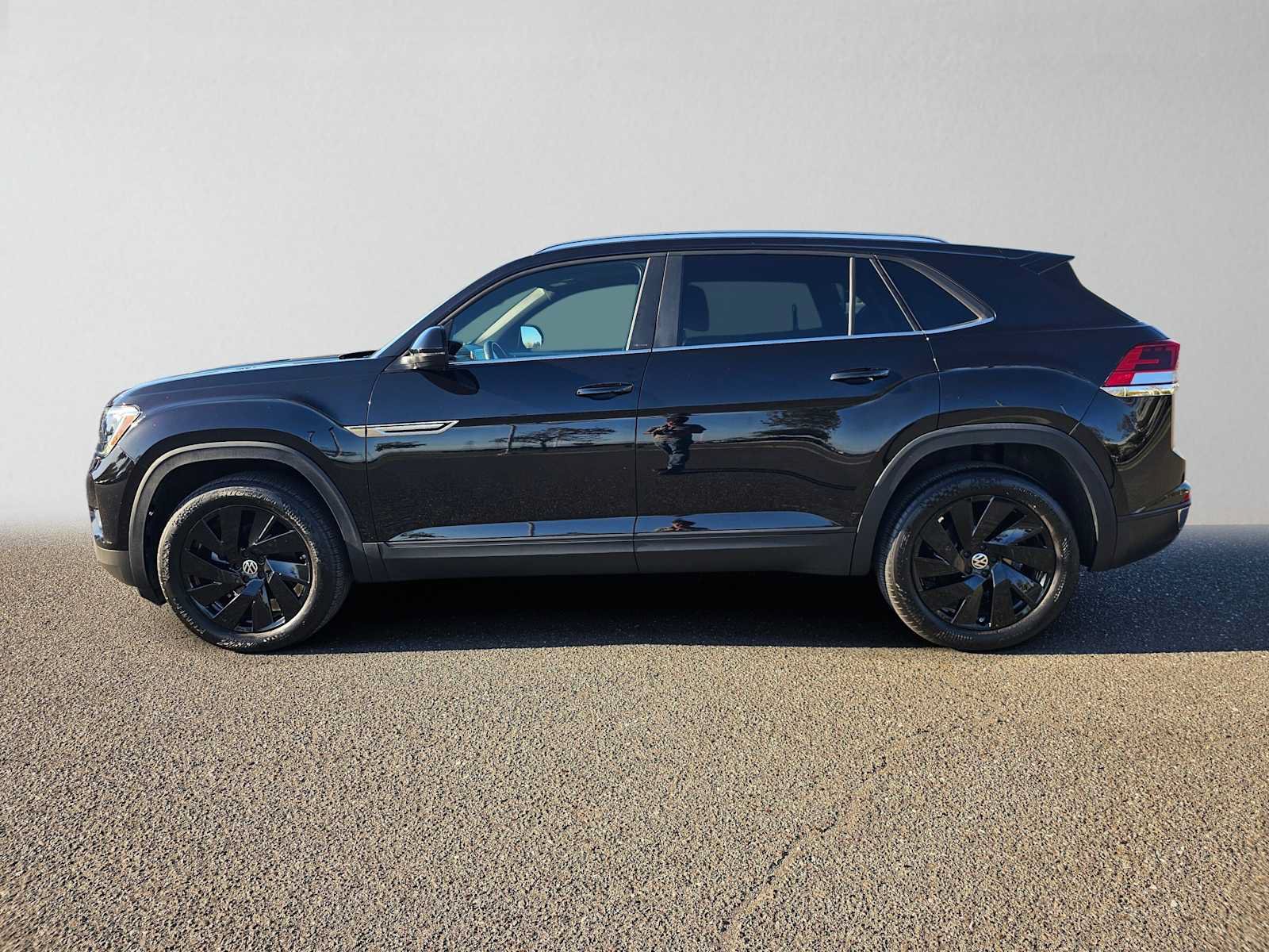 Used 2025 Volkswagen Atlas Cross Sport SE AWD/4WD image 6