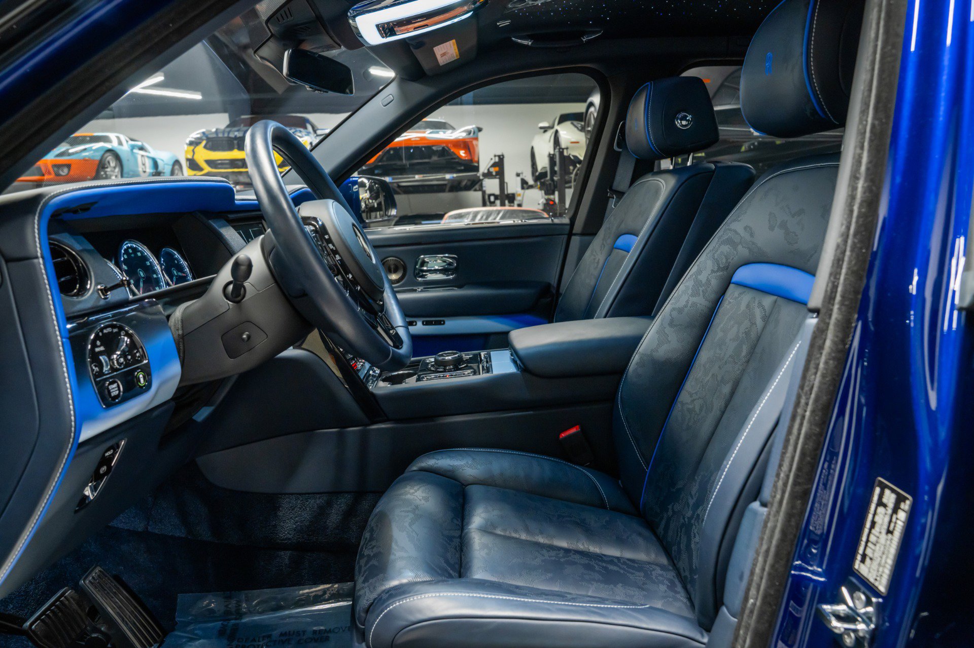 Used 2024 Rolls-Royce Cullinan Black Badge image 14