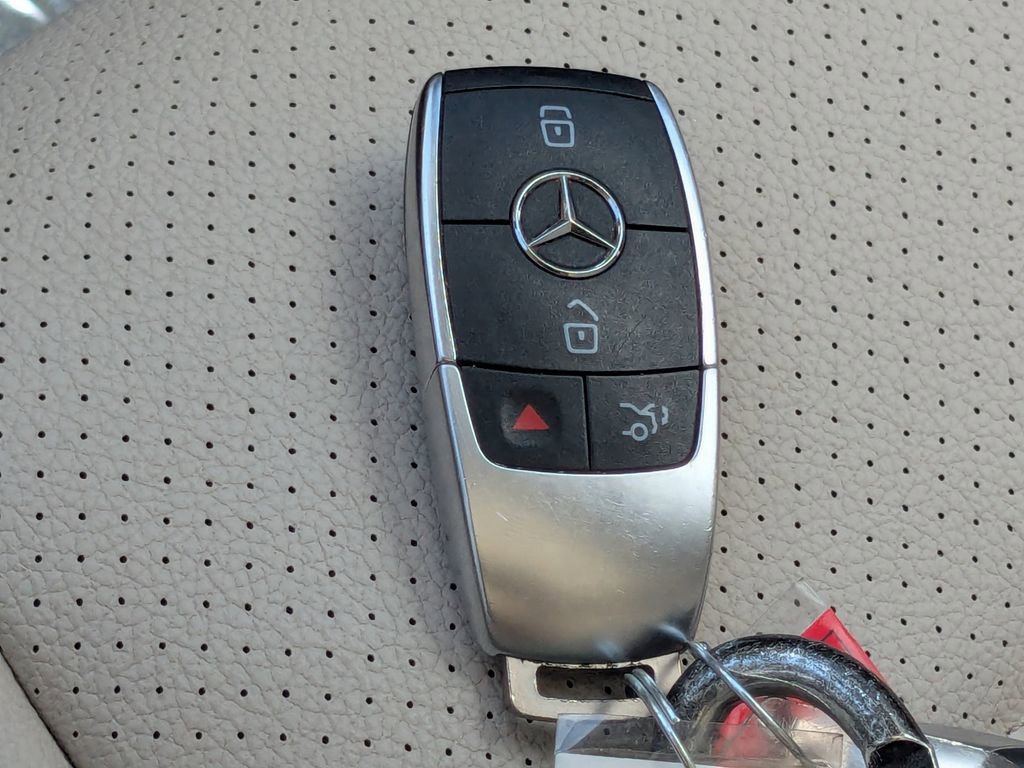 Certified 2022 Mercedes-Benz GLE 350 w/ Premium Package image 77