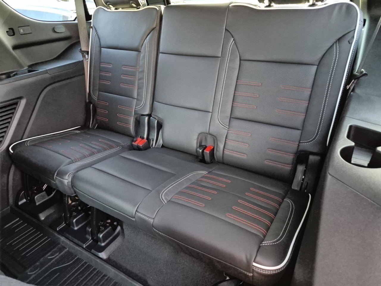 New 2026 GMC Yukon XL AT4 Ultimate AWD/4WD image 14
