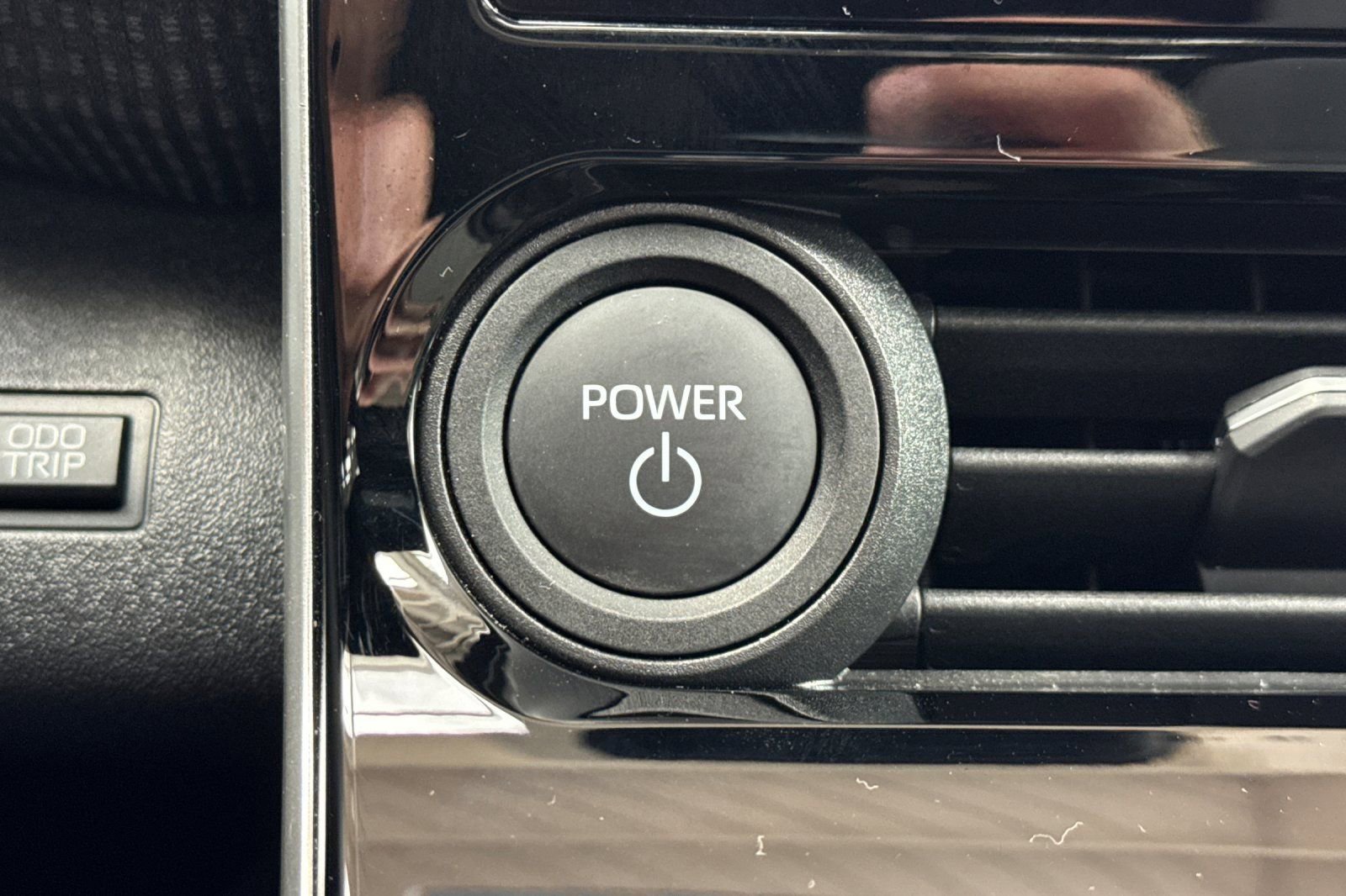 Used 2024 Subaru Solterra Touring image 29