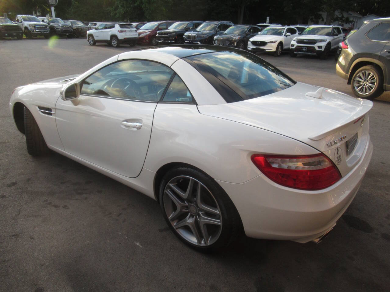 Used 2016 Mercedes-Benz SLK 300 image 36