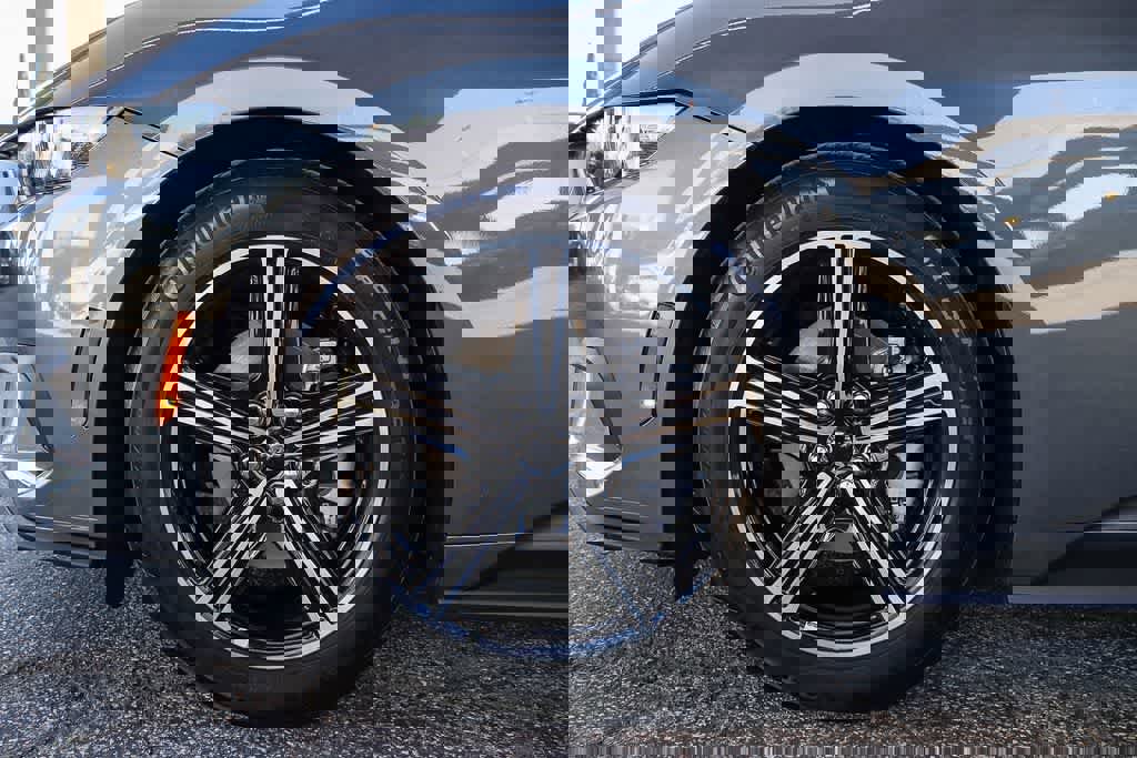 Used 2025 Ford Mustang Convertible image 17