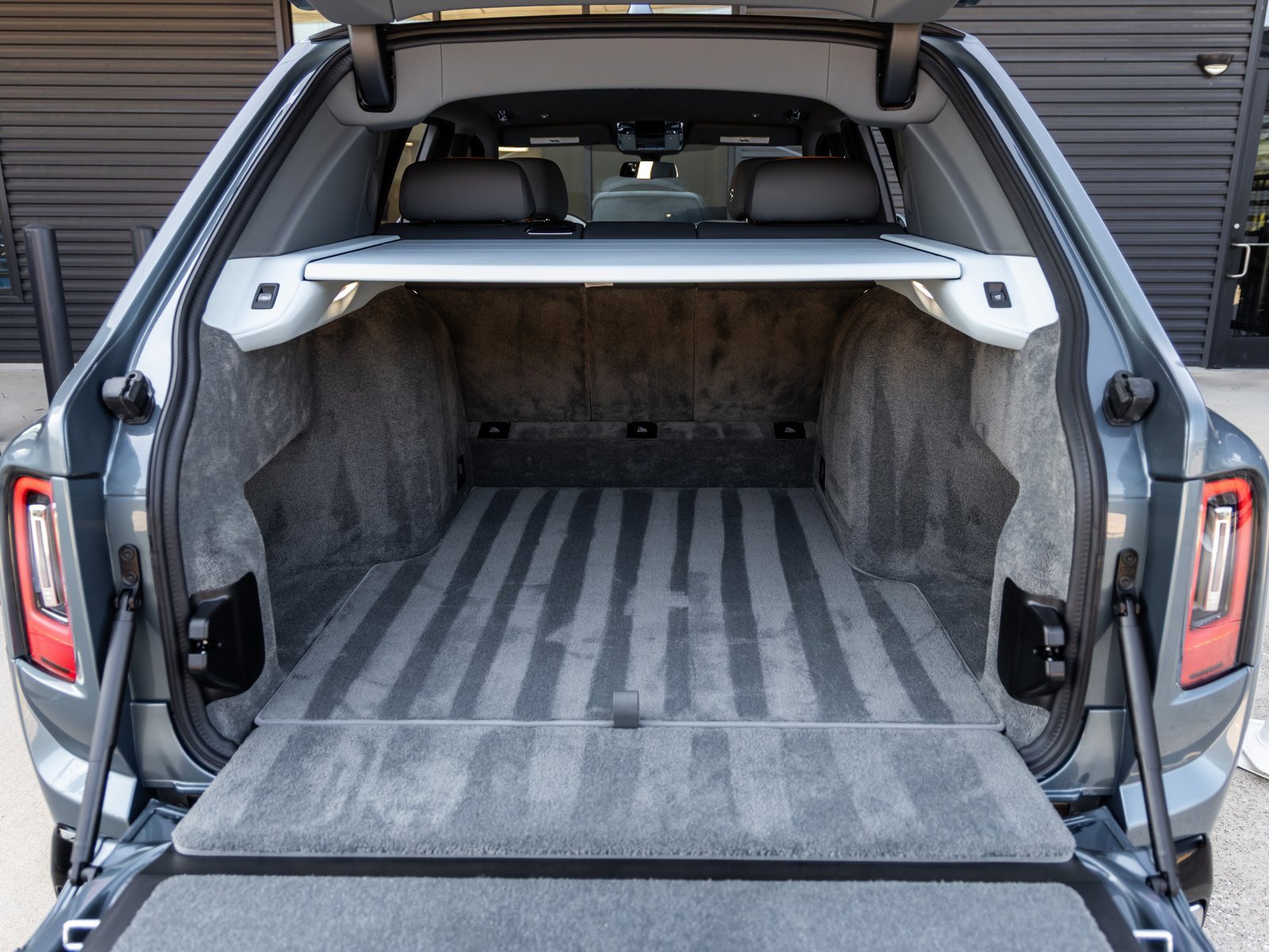 New 2026 Rolls-Royce Cullinan image 48