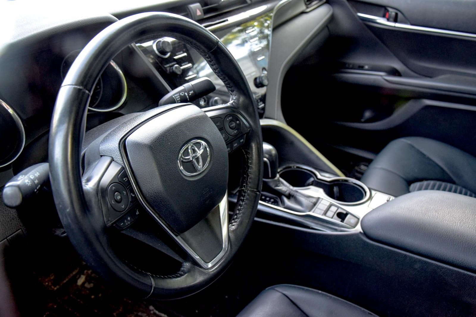Used 2019 Toyota Camry SE w/ Audio Package FWD image 11
