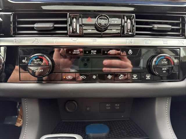 New 2026 Nissan Pathfinder SL w/ SL Premium Package AWD/4WD image 21
