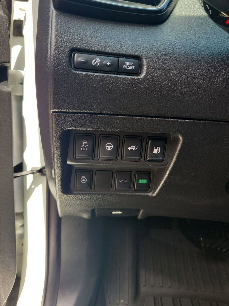 Used 2019 Nissan Rogue SV w/ Premium Package FWD image 37