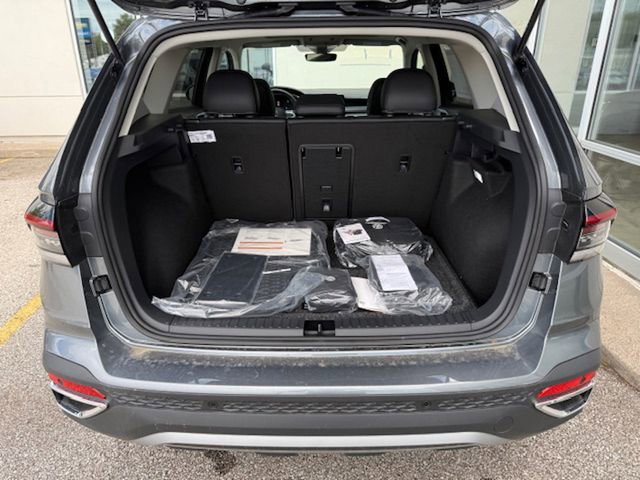 New 2025 Volkswagen Taos SE image 37