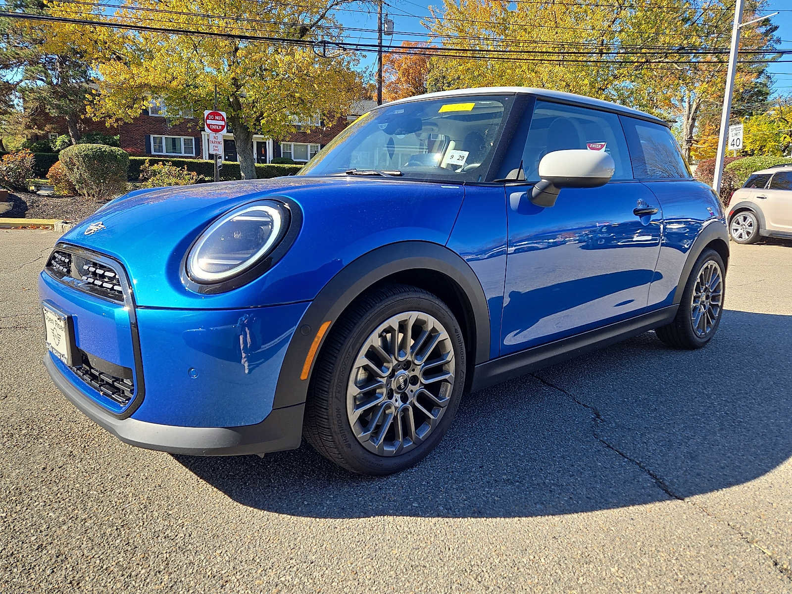 Used 2025 MINI Cooper 2-Door Hardtop image 3