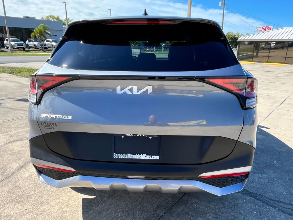 Used 2024 Kia Sportage EX FWD image 4