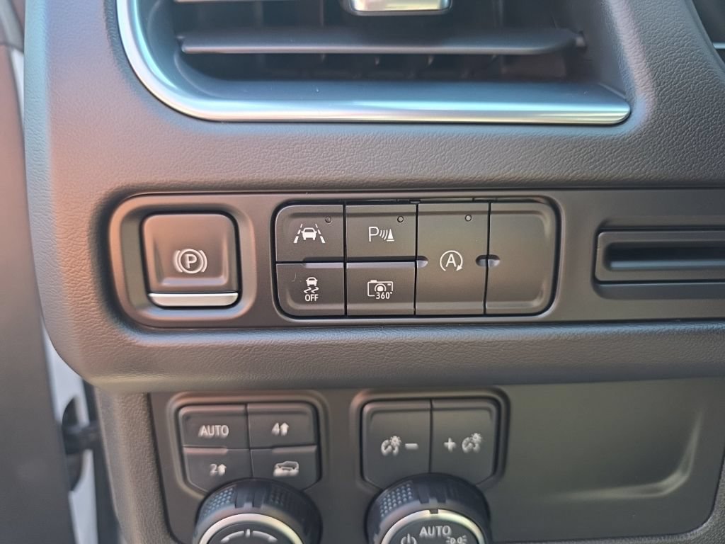 Used 2023 Chevrolet Tahoe LT w/ Luxury Package AWD/4WD image 41