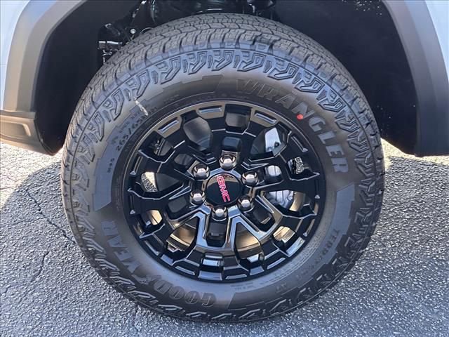 New 2026 GMC Canyon Elevation w/ Convenience Package image 15