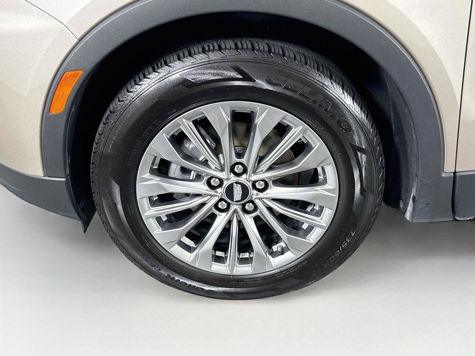 Used 2025 Cadillac XT4 Premium Luxury FWD image 46