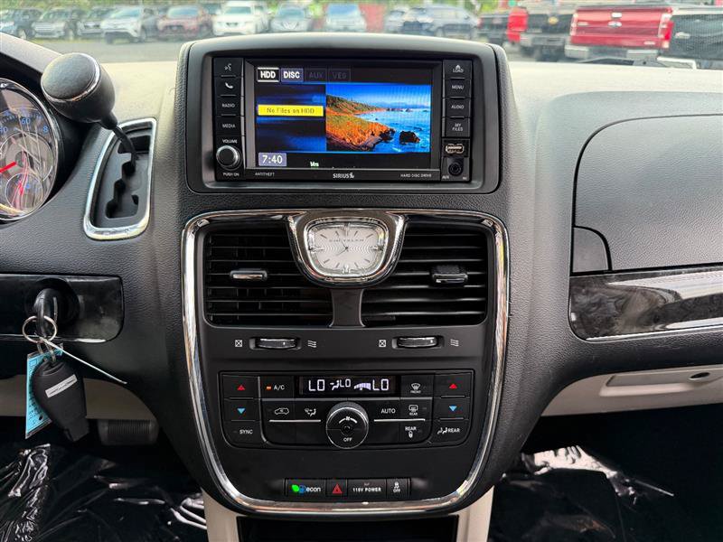 Used 2016 Chrysler Town & Country Touring FWD image 24