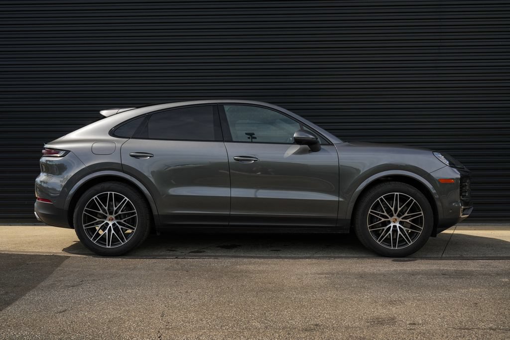 Certified 2026 Porsche Cayenne Coupe AWD/4WD image 36