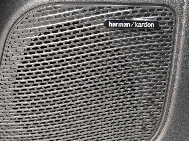 New 2026 Chrysler Pacifica Limited w/ Uconnect Theater Family Group image 16