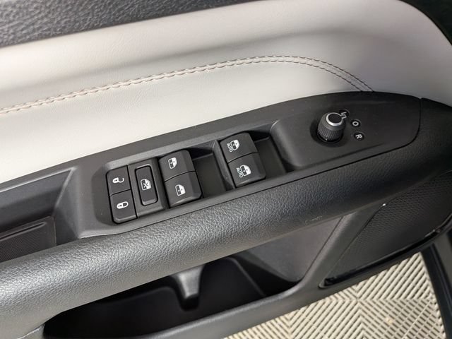 Used 2023 Jeep Compass Limited AWD/4WD image 12