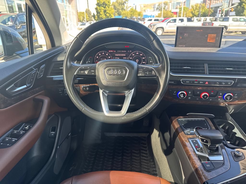 Used 2019 Audi Q7 3.0T Premium Plus w/ Premium Plus Package AWD/4WD image 13