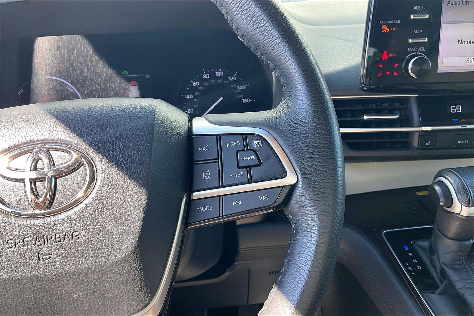 Used 2021 Toyota Sienna XLE w/ XLE Plus Package AWD/4WD image 24