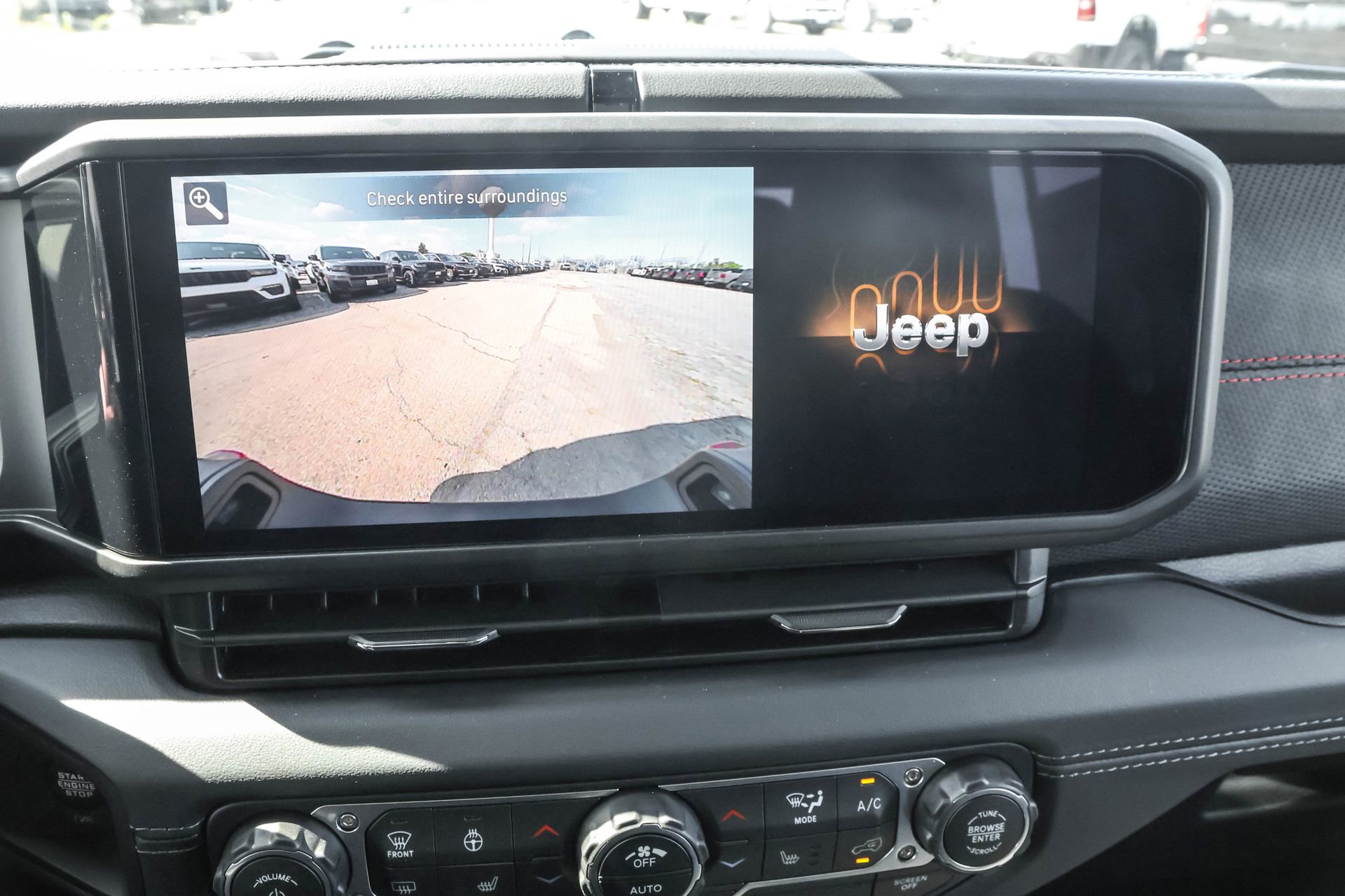 New 2025 Jeep Gladiator Rubicon w/ Convenience Group image 17