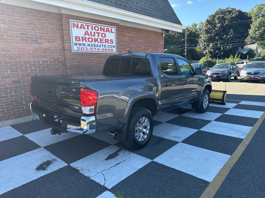 Used 2017 Toyota Tacoma SR5 AWD/4WD image 3