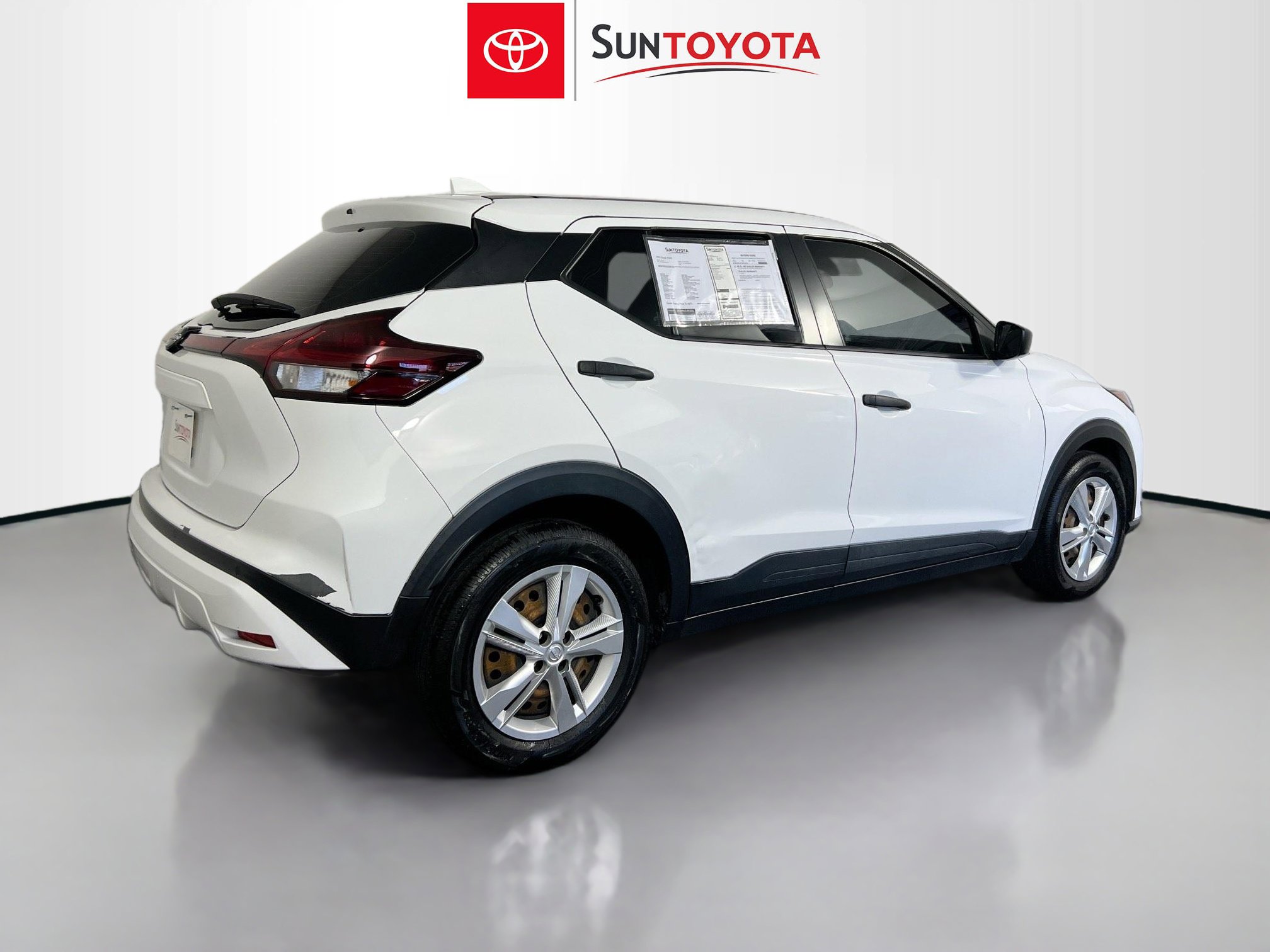 Used 2023 Nissan Kicks S image 4