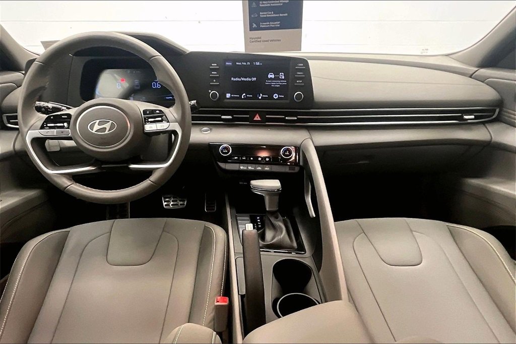 Certified 2025 Hyundai Elantra Sport w/ Cargo Package image 13