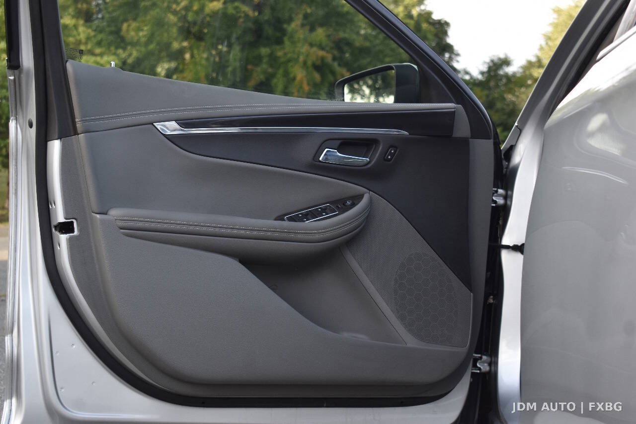 Used 2014 Chevrolet Impala LT w/ Convenience Package FWD image 8