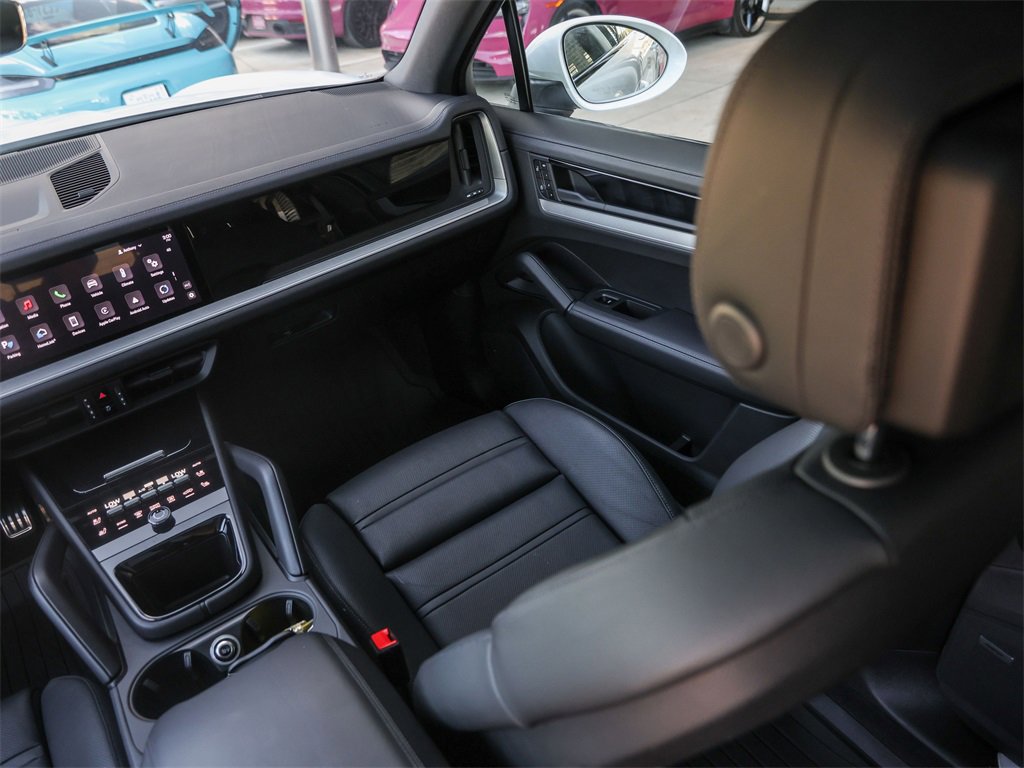 Certified 2024 Porsche Cayenne S image 35
