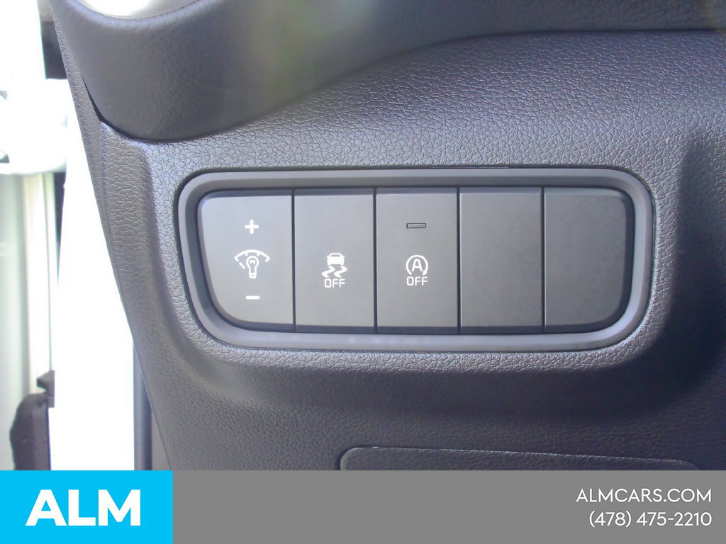 Used 2025 Kia Soul LX w/ LX Technology Package FWD image 38