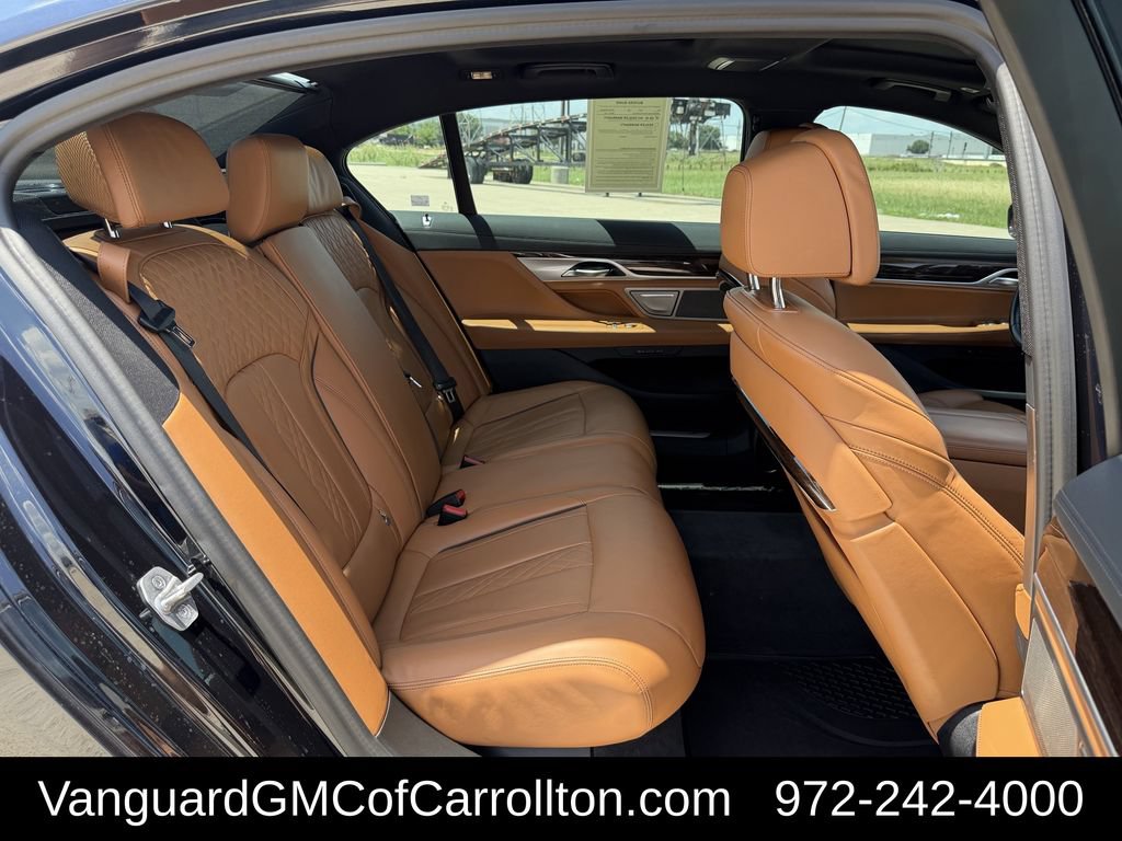 Used 2022 BMW 750i xDrive w/ M Sport Package AWD/4WD image 34