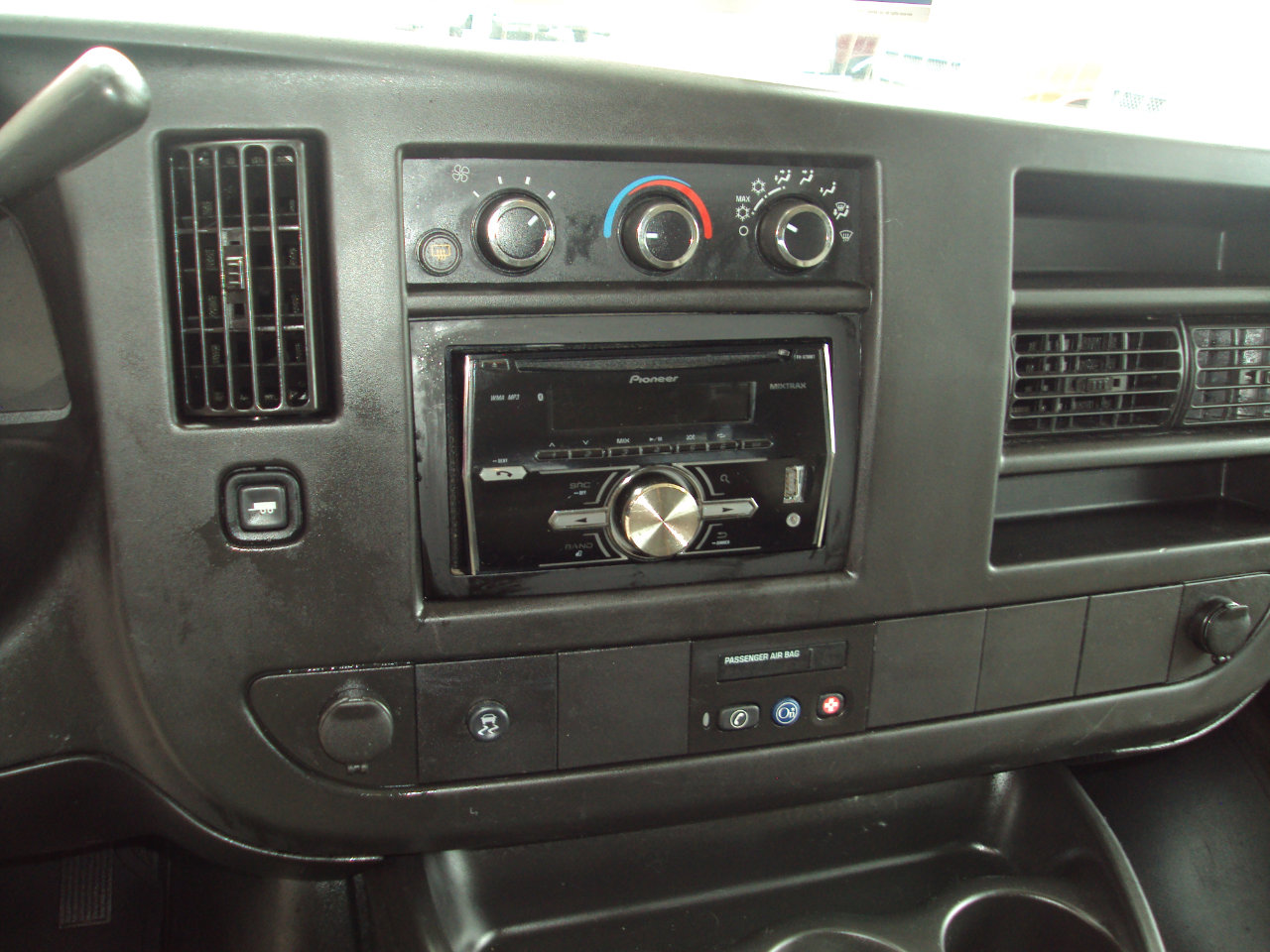 Used 2011 Chevrolet Express 1500 LT w/ LT Preferred Equipment Group image 22