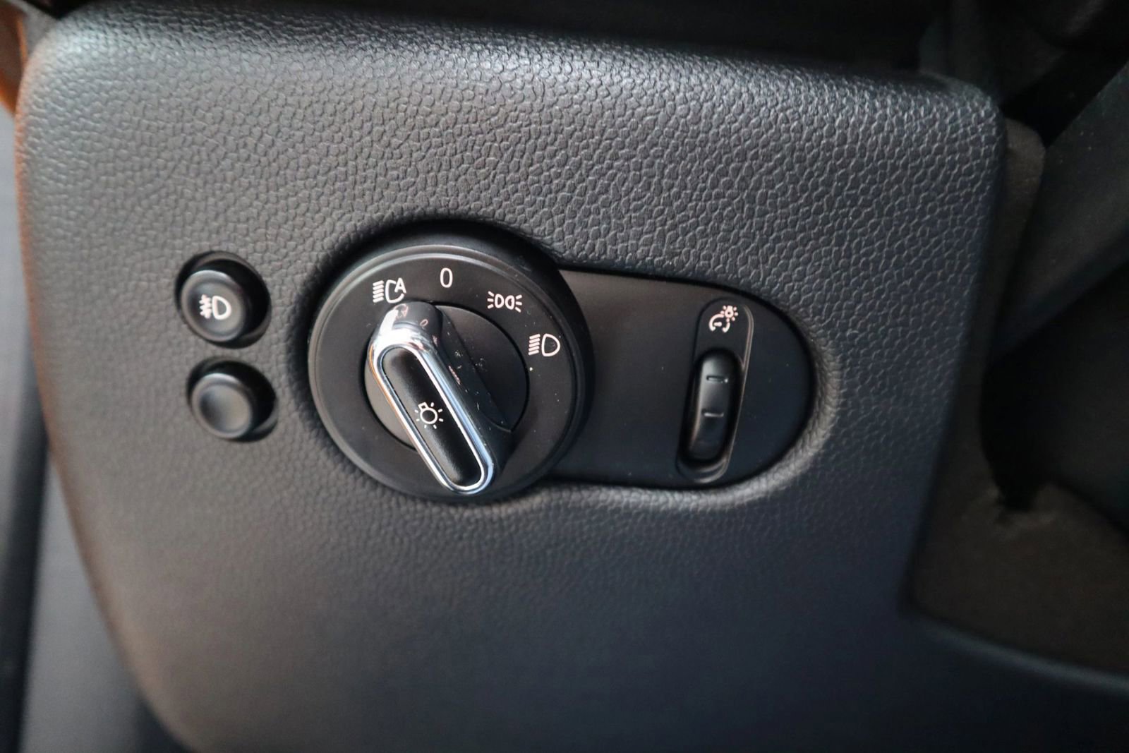 Used 2015 MINI Cooper S image 32
