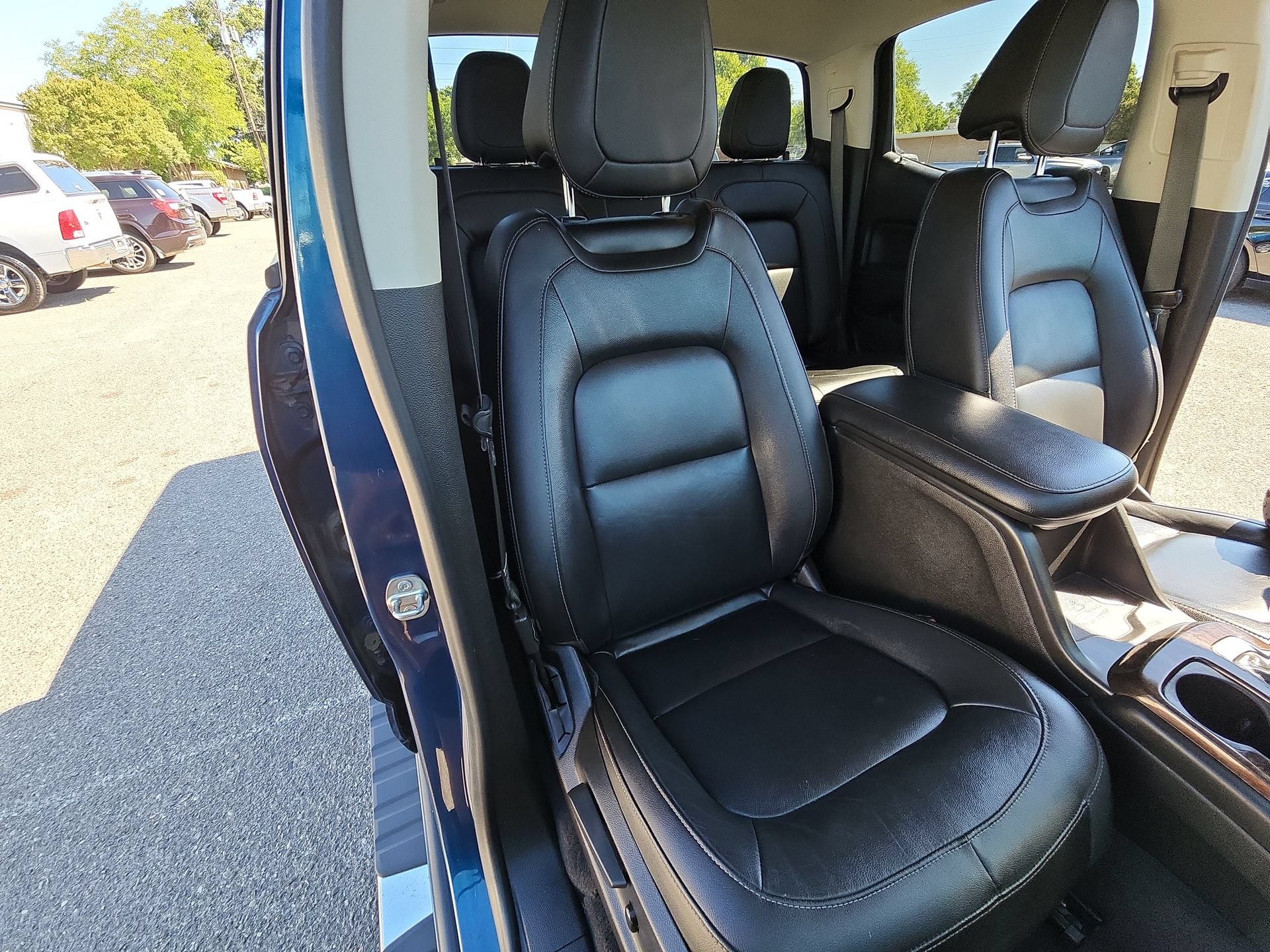 Used 2019 GMC Canyon SLT w/ Driver Alert Package AWD/4WD image 25