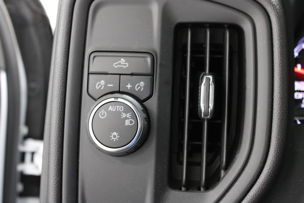 Used 2024 Chevrolet Silverado 1500 Custom image 40
