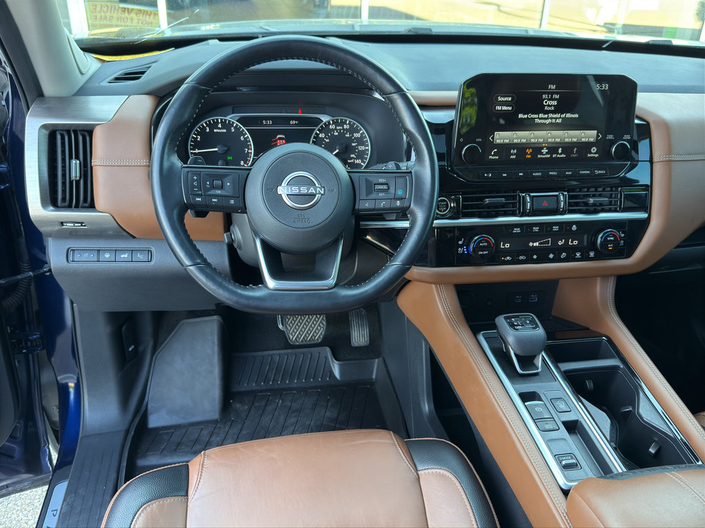 Used 2023 Nissan Pathfinder Platinum w/ Black Appearance Package FWD image 13