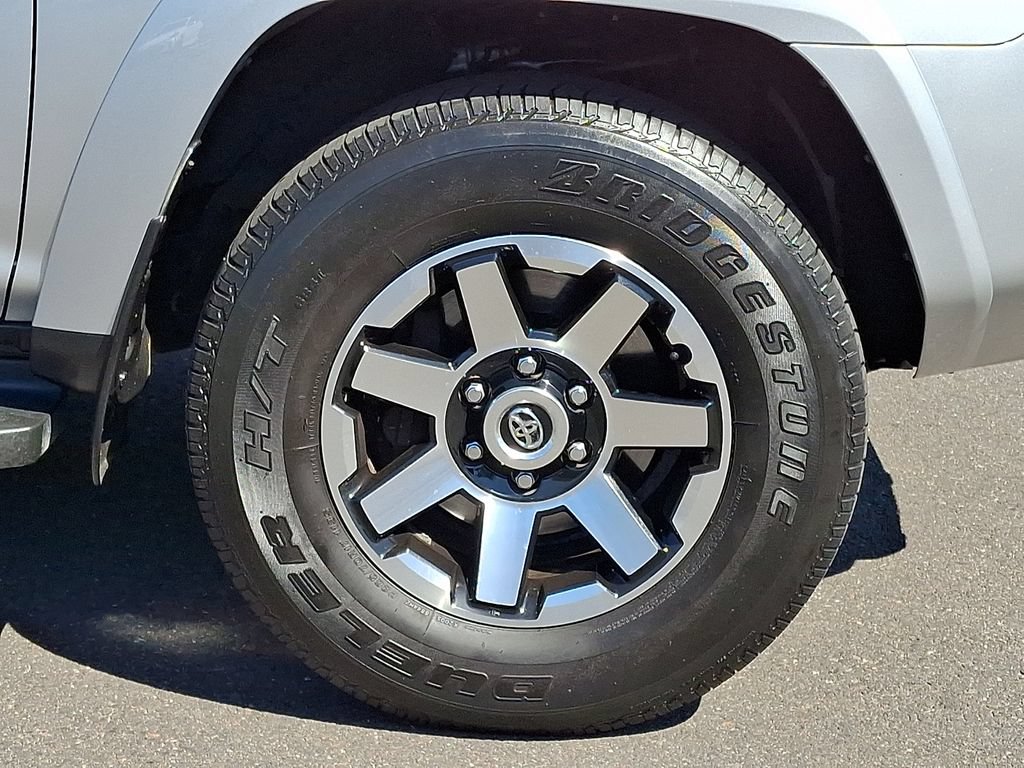 Certified 2022 Toyota 4Runner TRD Off-Road AWD/4WD image 8