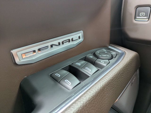 Used 2023 GMC Sierra 1500 Denali w/ Denali Reserve Package AWD/4WD image 27