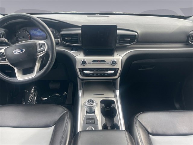 Used 2022 Ford Explorer XLT w/ Equipment Group 202A image 12